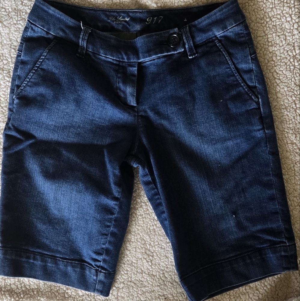 The Limited 917 Women's Dark Blue Bermudas Denim Shorts  EUC